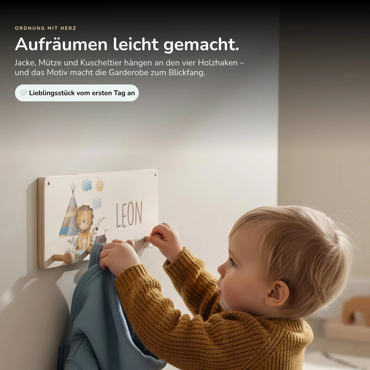 Kindergarderobe Holz personalisiert - Tipi Löwe