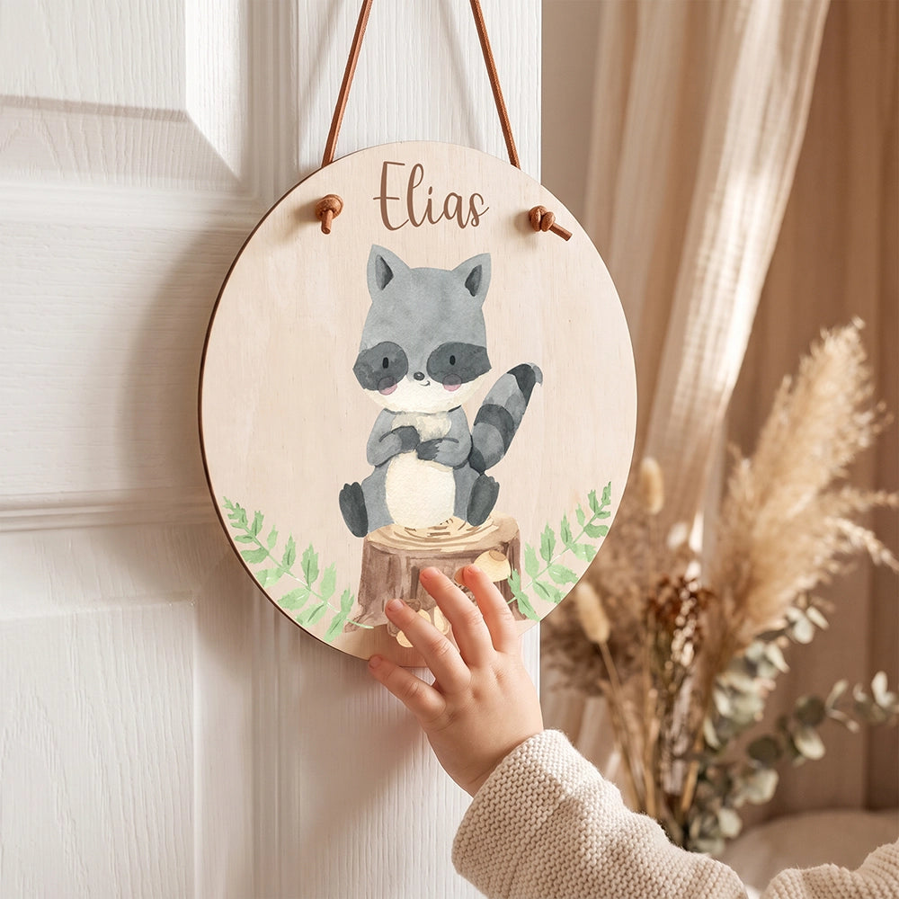 TĂŒrschild Kinderzimmer personalisiert mit Name WaschbĂ€r im Wald