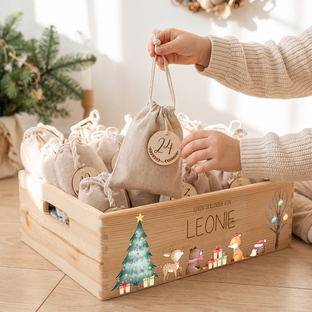 Adventskalender zum BefĂĽllen "Waldtiere um den Weihnachtsbaum" personalisiert