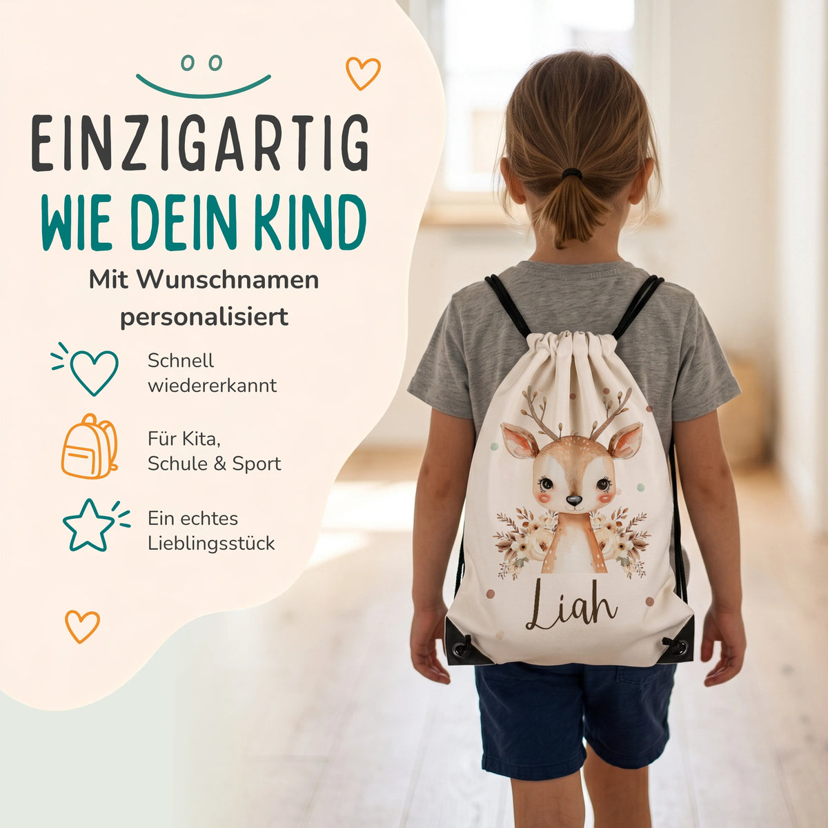Personalisierter Turnbeutel Baby Reh, Kind trägt den Beutel auf dem Rücken