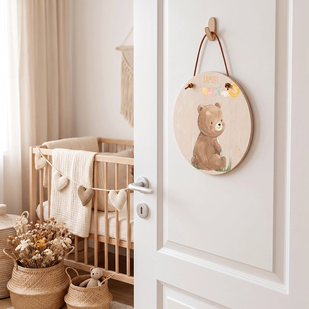 Türschild Kinderzimmer personalisiert mit Name Bär mit Wimpelkette