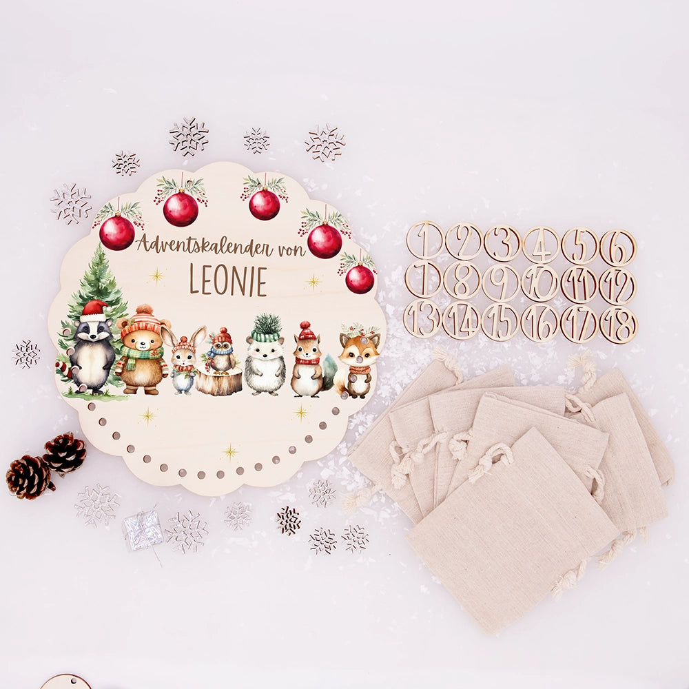 Personalisierter runder Adventskalender Kinder aus Holz - Kuschelige Winterfreunde
