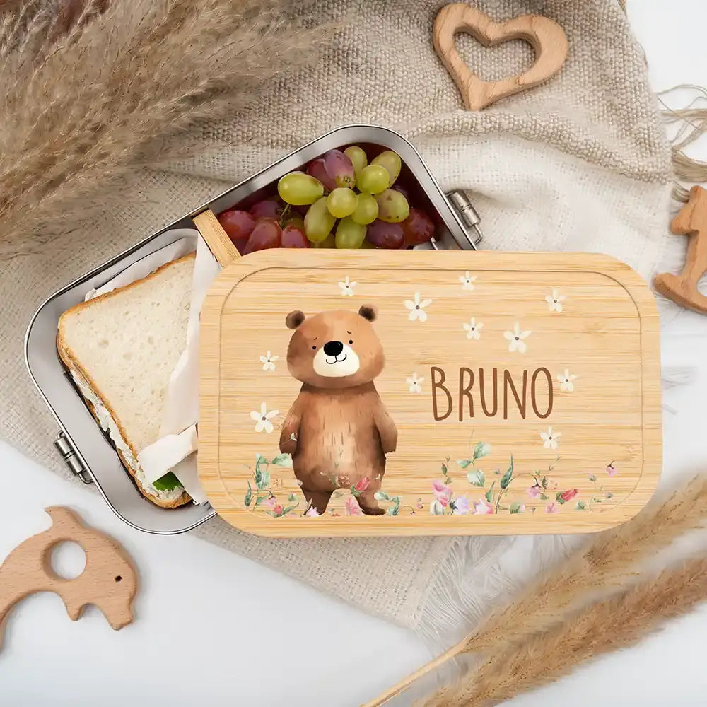 personalisierte brotdose mit bär und blumenwiese design