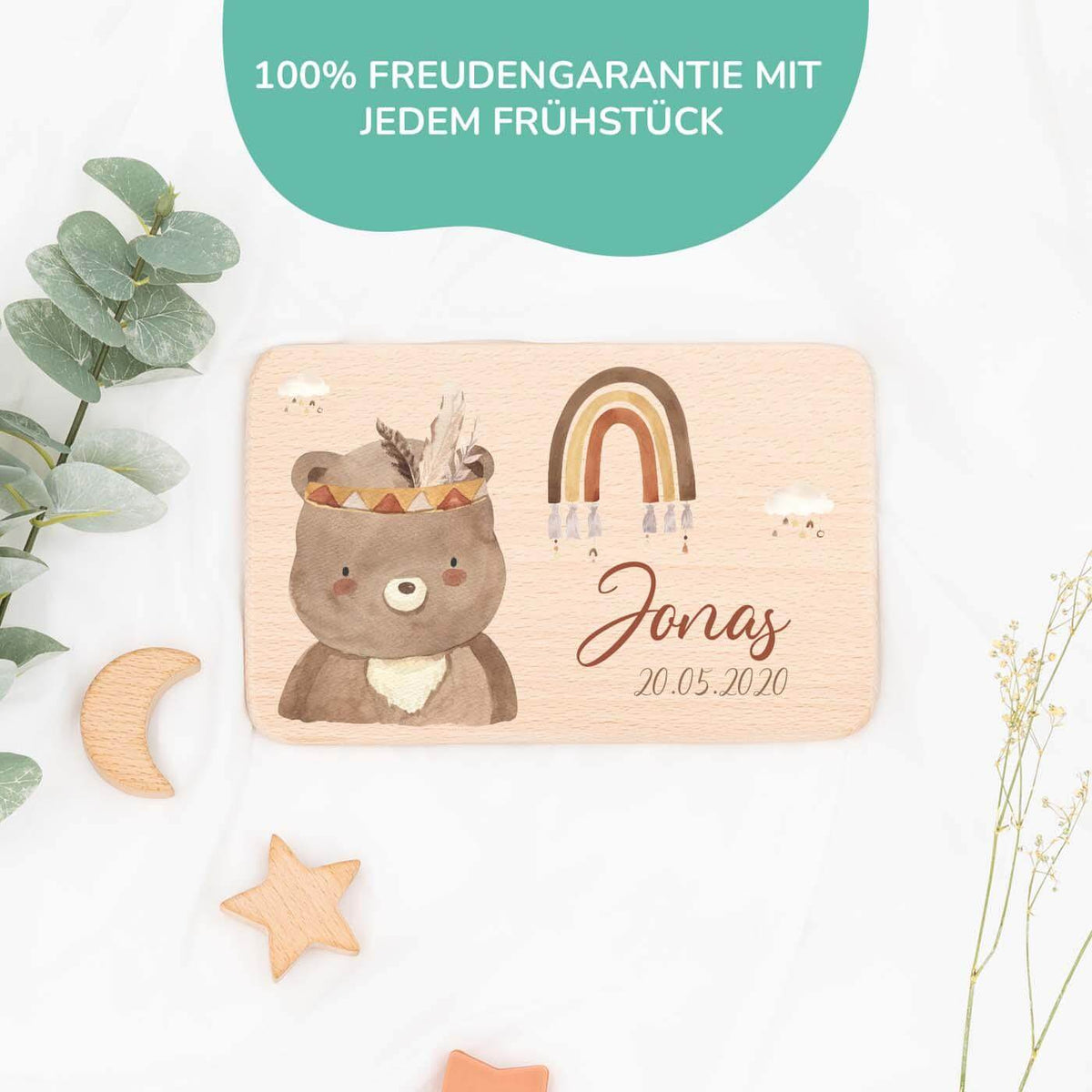 nahaufnahme des frühstücksbrettchens mit bär boho motiv