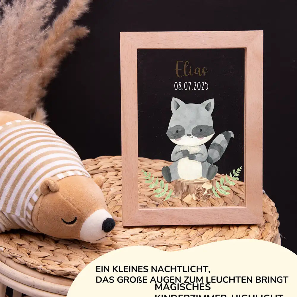 Personalisiertes LED Nachtlicht Bilderrahmen mit Namen - Waschbär im Wald