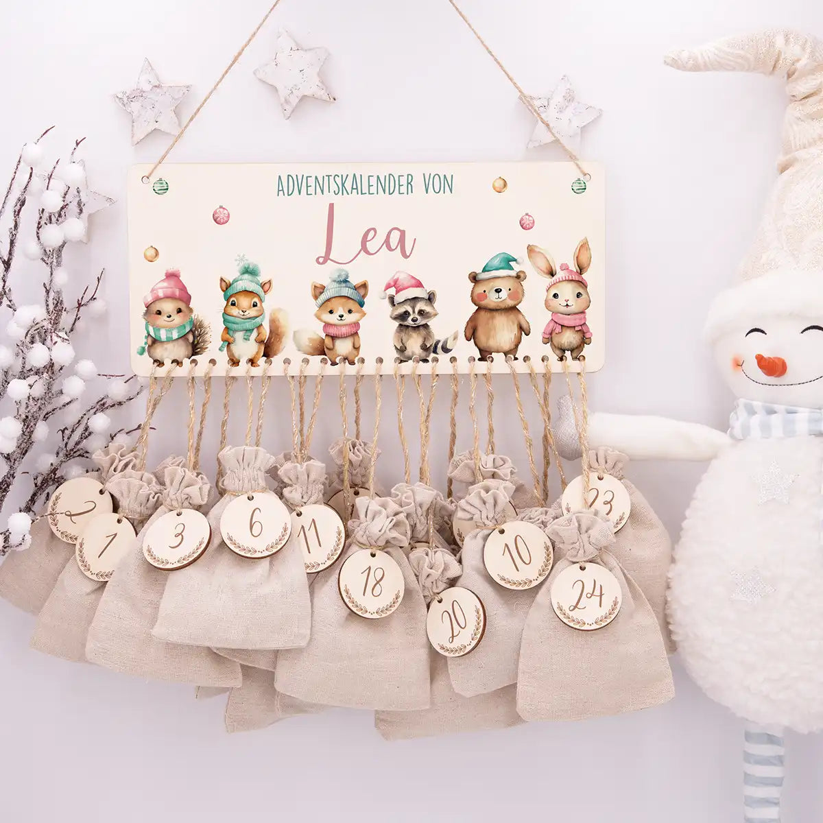 Personalisierbarer Adventskalender farbig - Weihnachtliche Tierfamilie