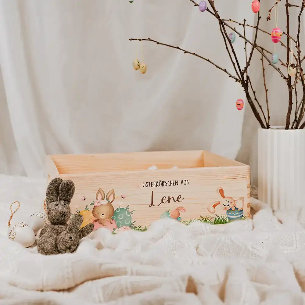 Osterkiste Holz personalisiert - Eierspaß mit Hasenbande