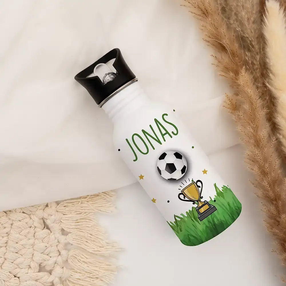 personalisierte kinder trinkflasche mit fußball champion design
