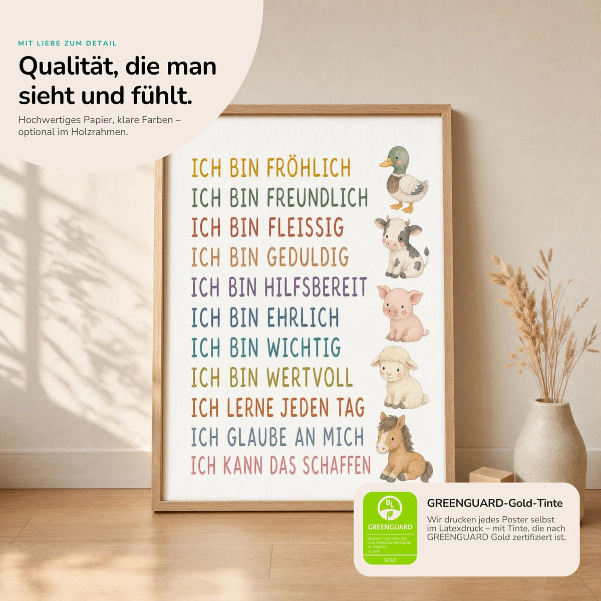 Kinderposter „Bauernhoftiere“ im Holzrahmen auf dem Regal – Poster mit Sprüchen fürs Kinderzimmer