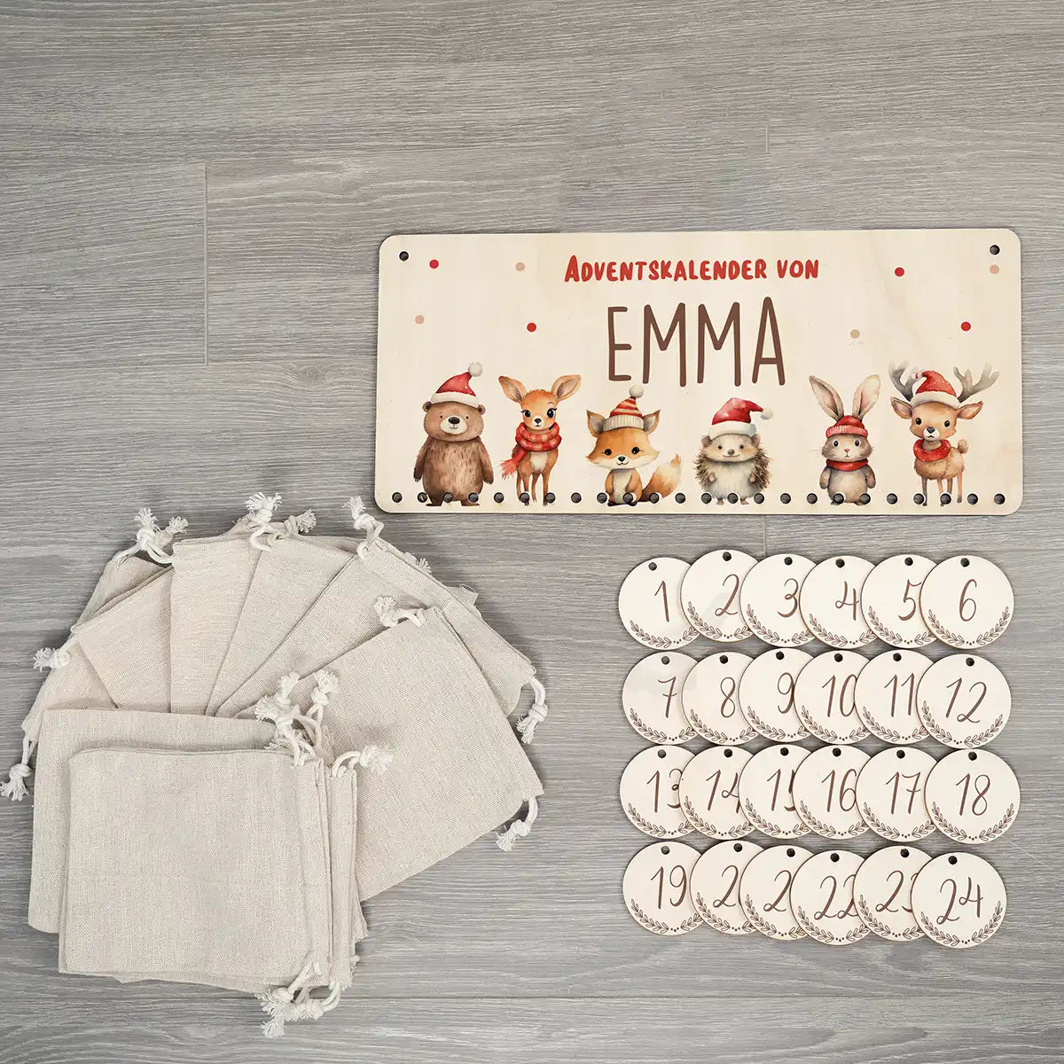 Personalisierbarer Adventskalender farbig - Winterliche Tierfamilie