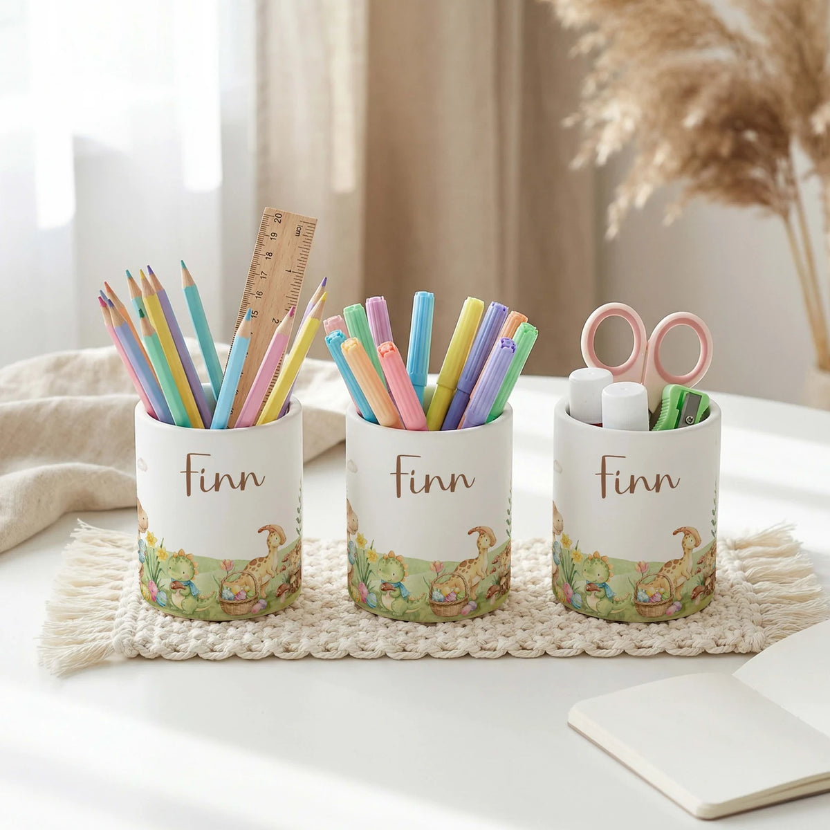 Personalisierter Stiftehalter Dinos Ostern – Keramik mit Wunschname