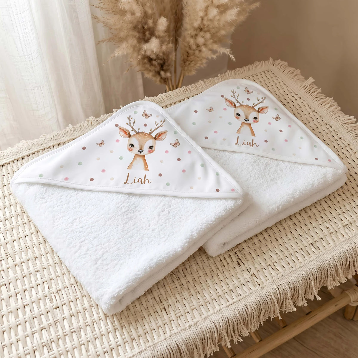 Personalisiertes Kapuzenhandtuch Baby – Reh Schmetterlinge
