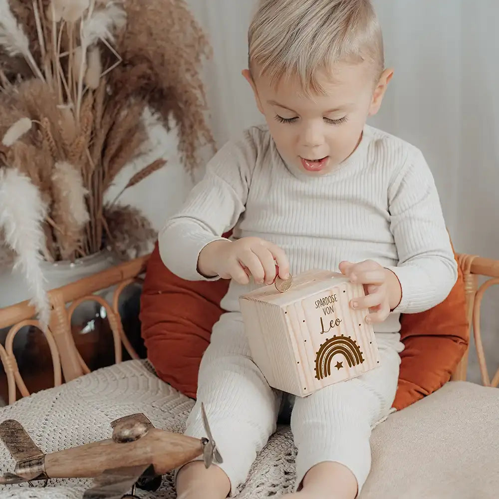 Spardose Kinder, Sparschwein personalisiert - Regenbogen mit Stern