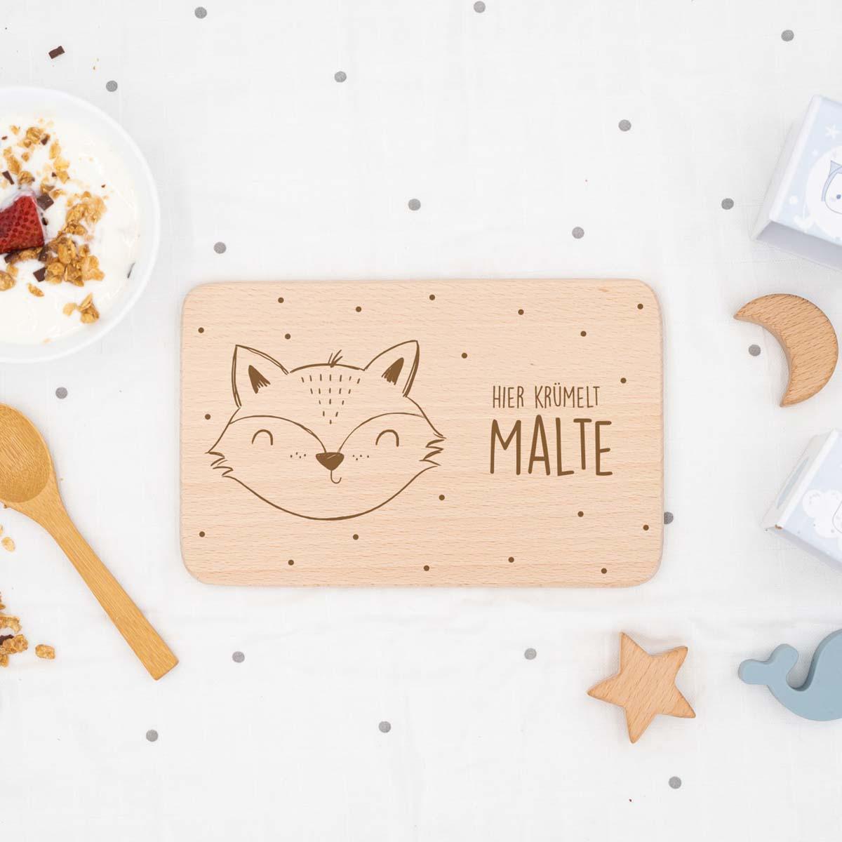 ustom breakfast board with engraved name and design