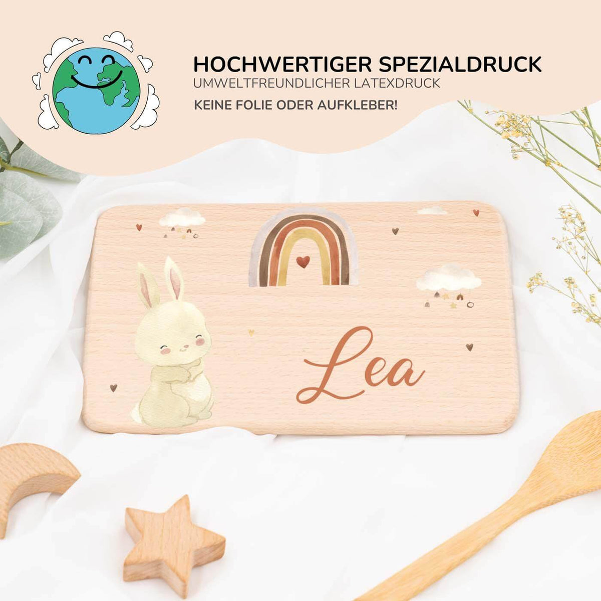 hochwertiges frühstücksbrettchen mit boho hase und regenbogen personalisiert