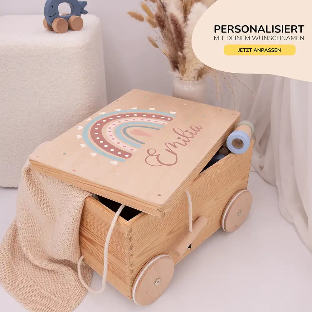 Spielzeugkiste mit Rädern personalisiert - Niedlicher Regenbogen