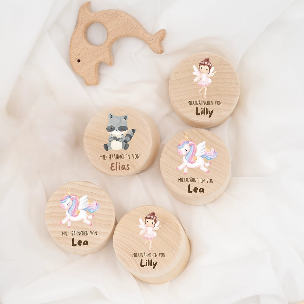 Zahndose Milchzähne personalisiert - Holz Zahnbox mit Wunschnamen - Waschbär Motiv