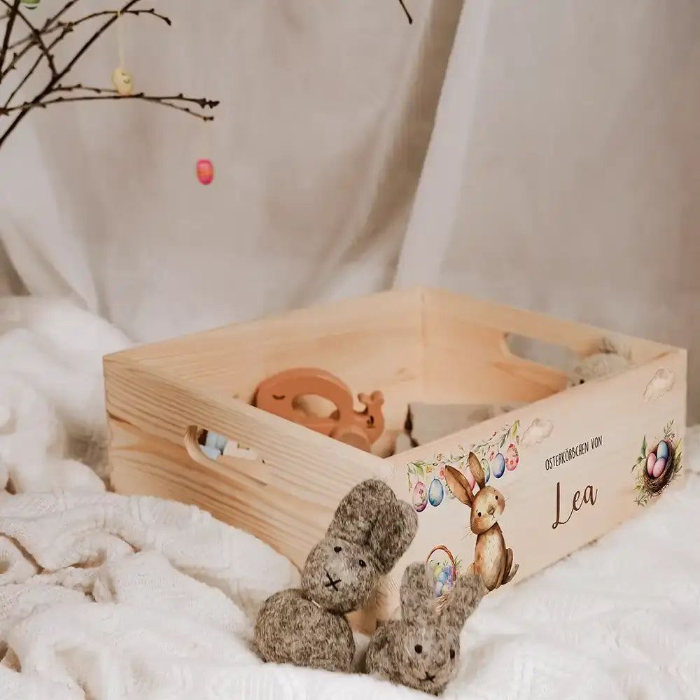 Osterkiste Holz personalisiert - Hase im Eierwunderland